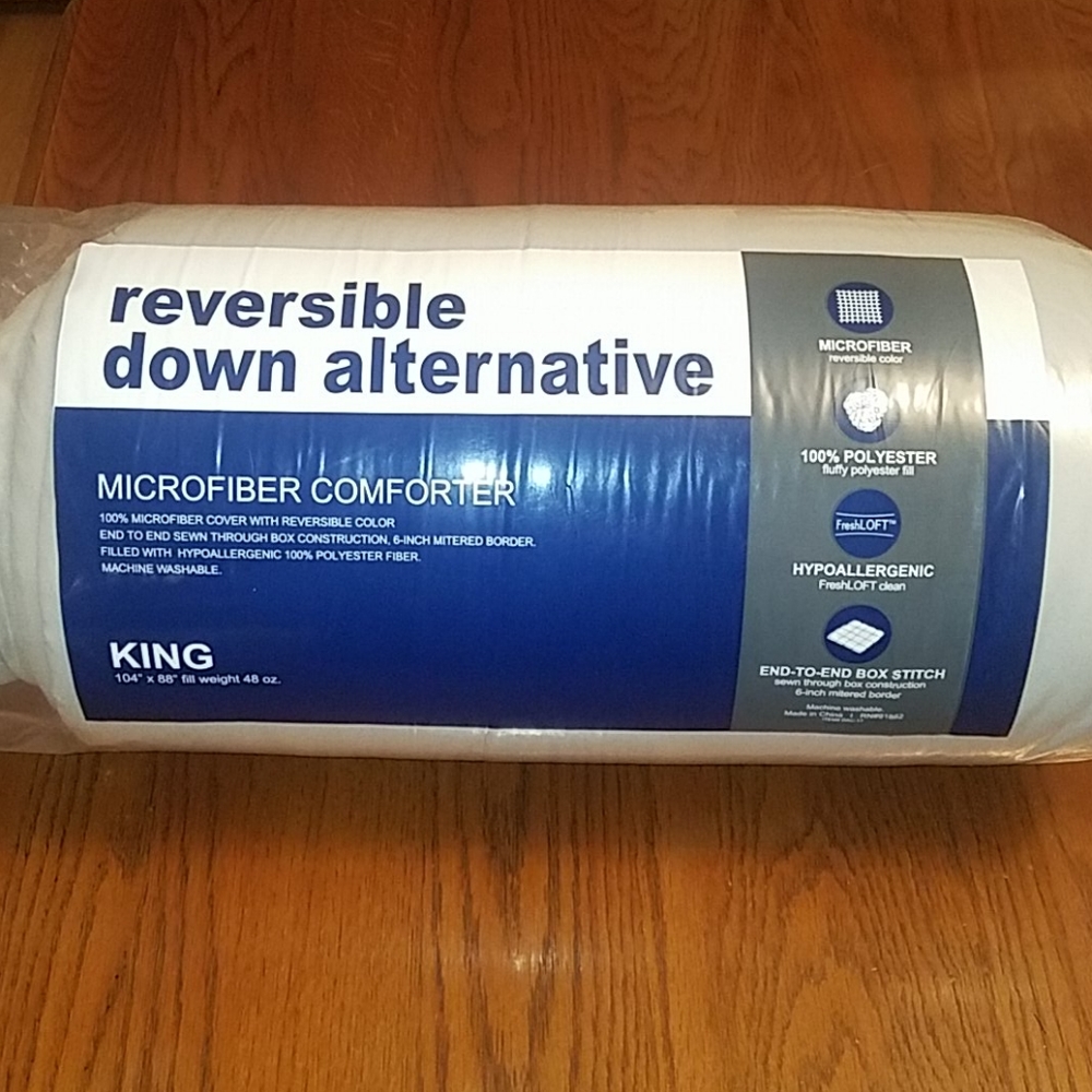 Reversible down alternative comforter